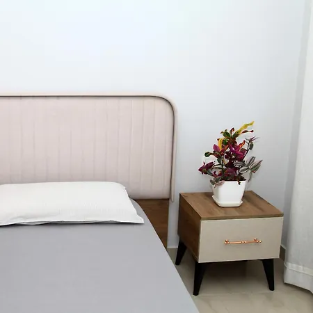 Apartel Center 2 *